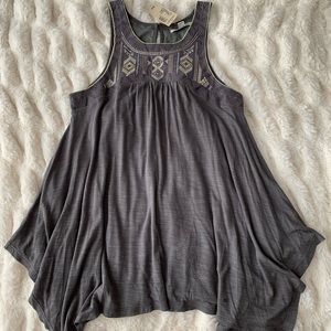 AMERICAN EAGLE OUTFITTERS sleeveless tank top.